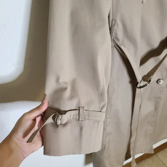 SOLD Vintage London Fog Plaid Lined Belted Trench Coat Size 10P - Picture 8 of 16